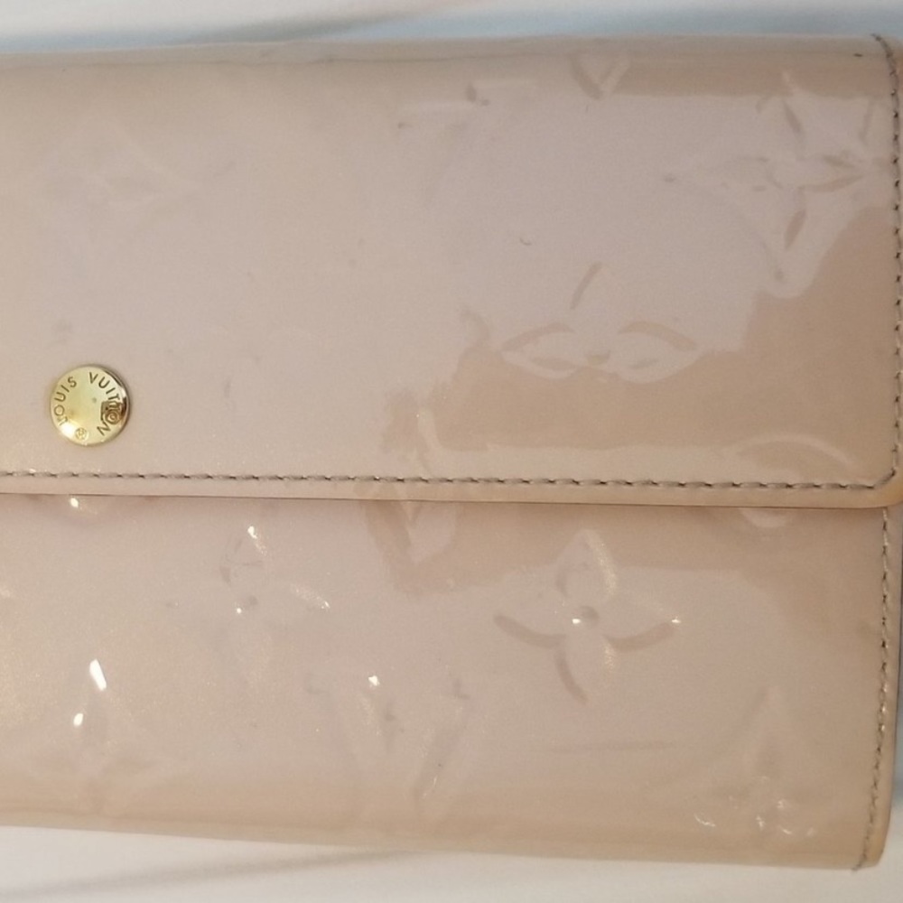 Louis Vuitton Sarah Wallet - Vernis Rose Monogram